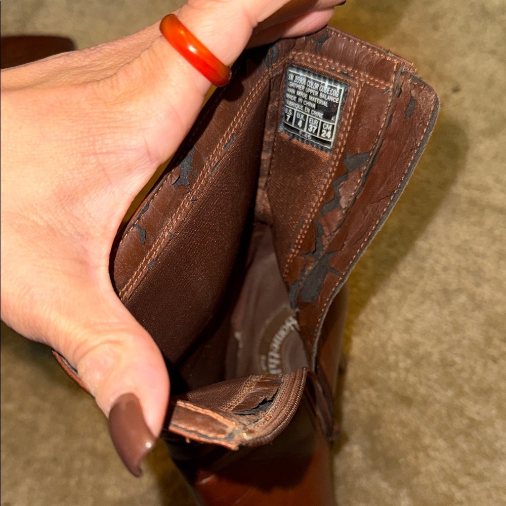 Sketchers boots - Elegant Chestnut Heeled Boots - size 7 - Picture 6 of 8
